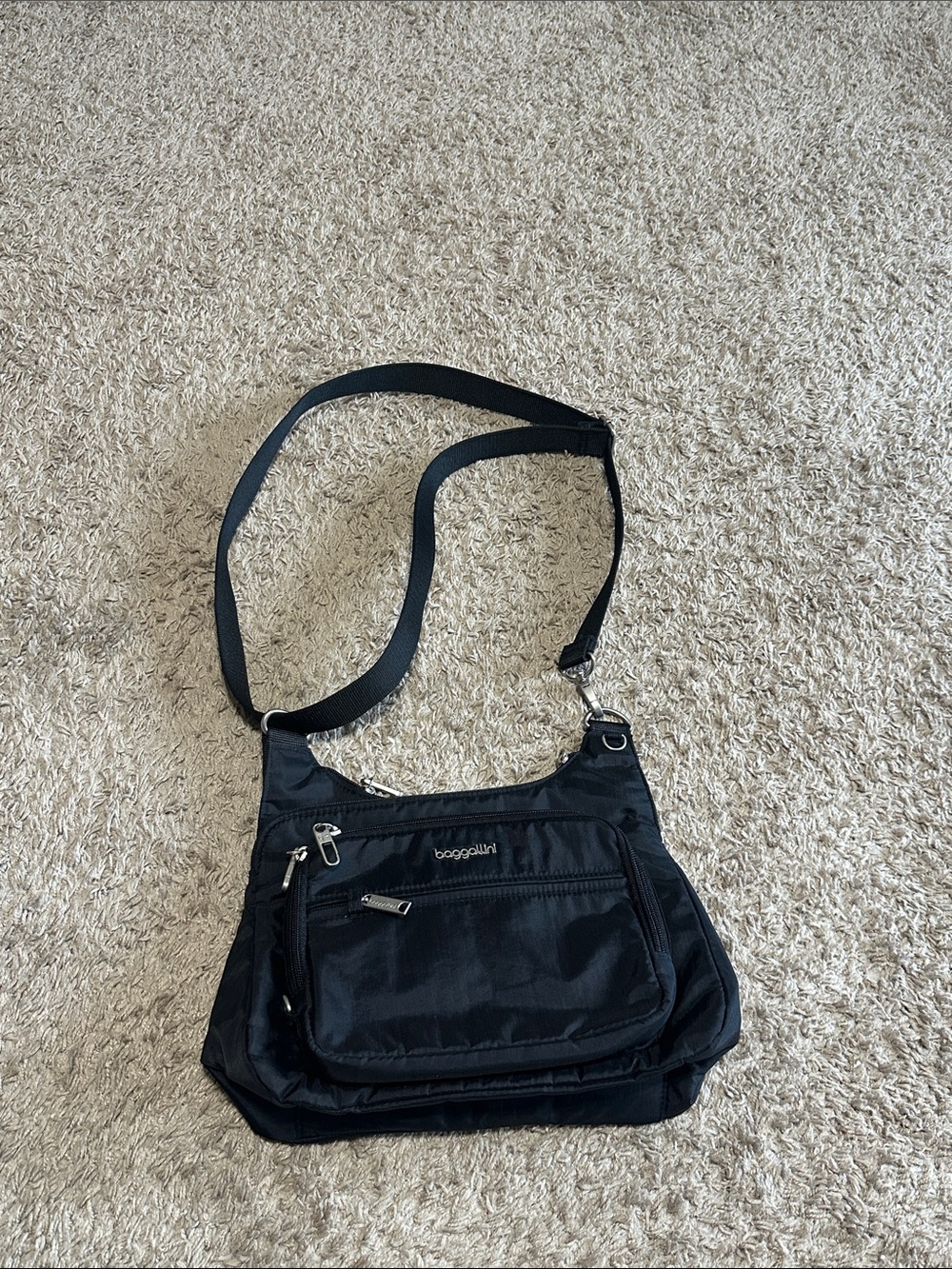 Baggallini Black Lightweight Nylon Crossover Crossbody Bag Anti Theft